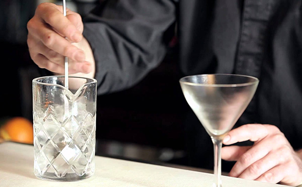 Là Bartender bạn đã nắm vững kỹ thuật khuấy cocktail?