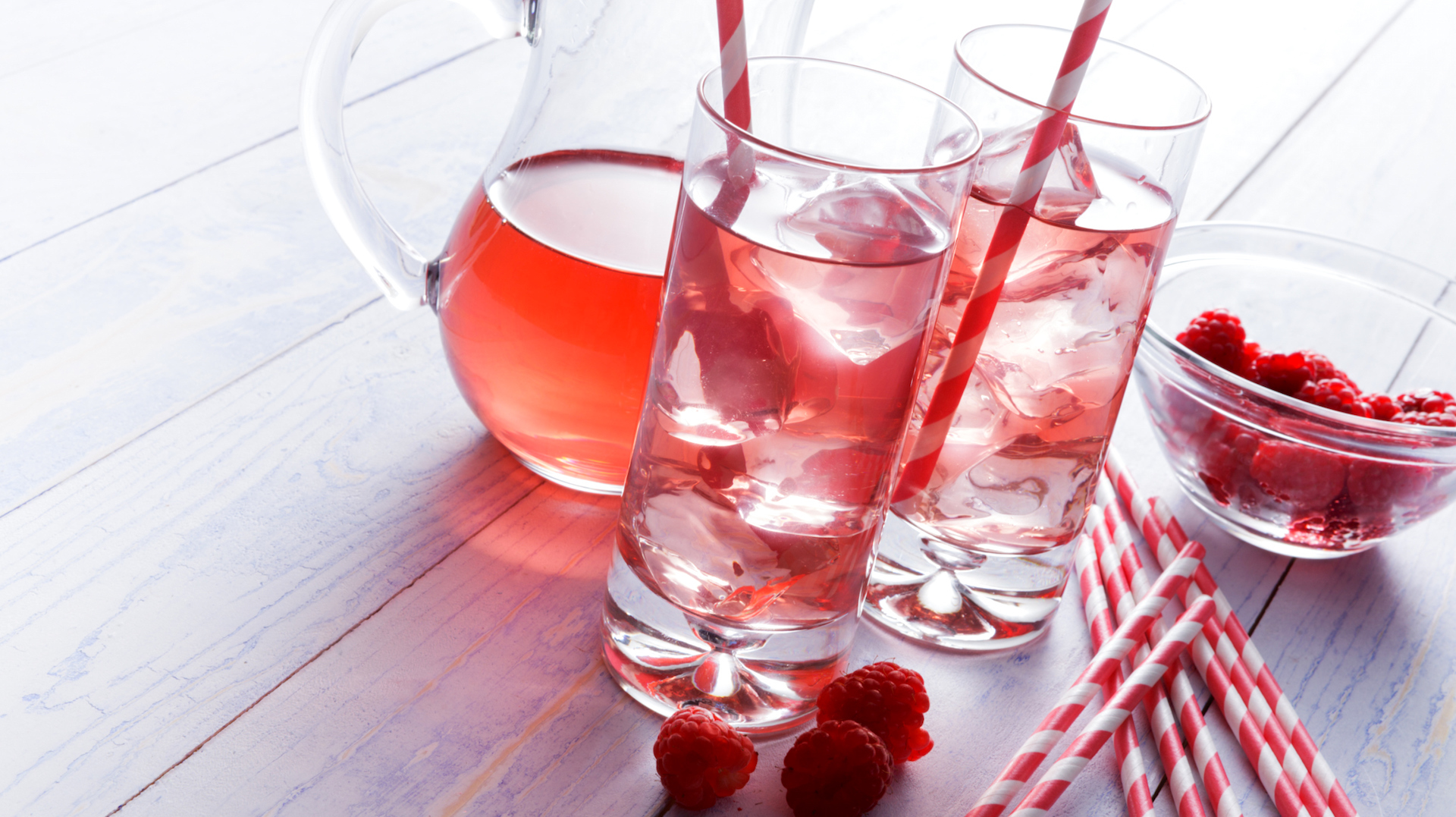 Soda tươi sẽ giúp thức uống bạn ngon hơn mà không lấn át mùi vị của trái cây