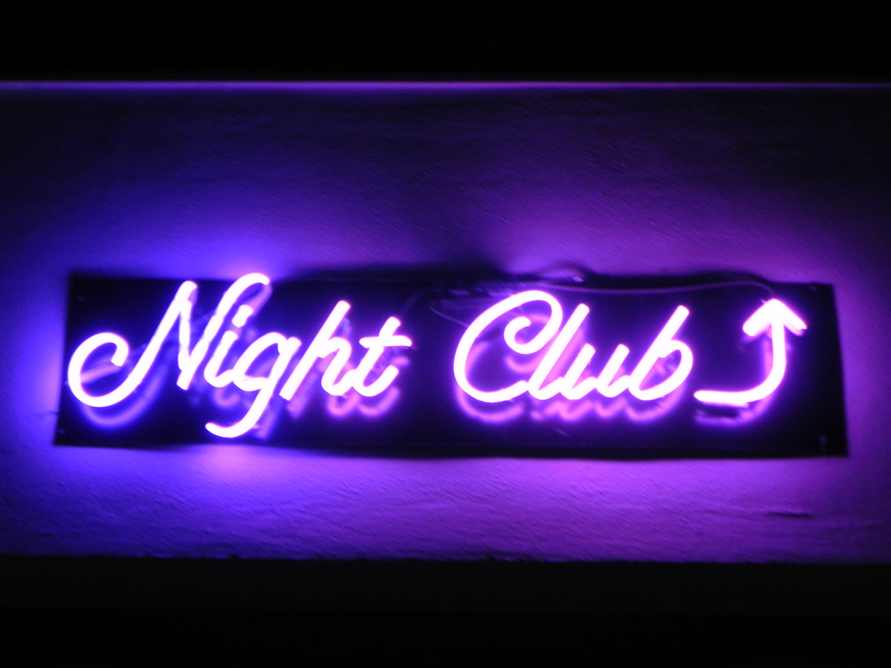 Mở câu lạc bộ về đêm